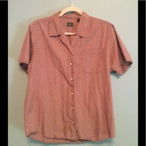 Short sleeve Lee button up blouse.
